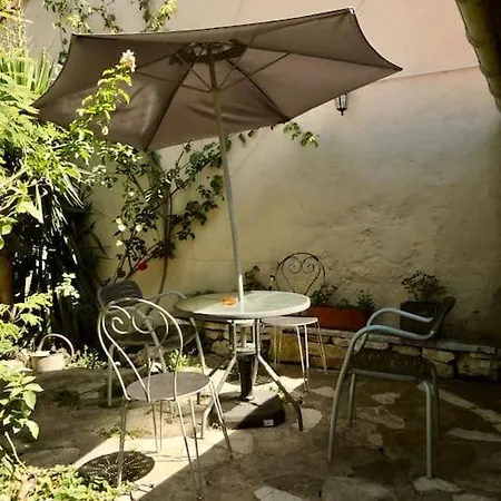 La Campagne Dans La Ville Narbonne Exterior photo